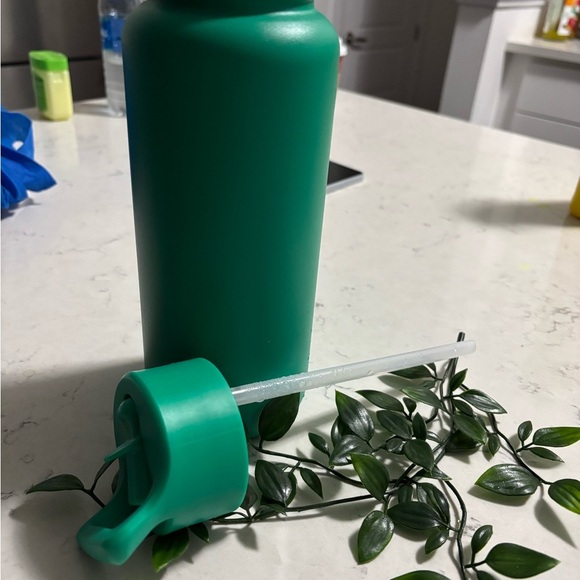 Green Drinkware Bottle - Picture 5 of 14